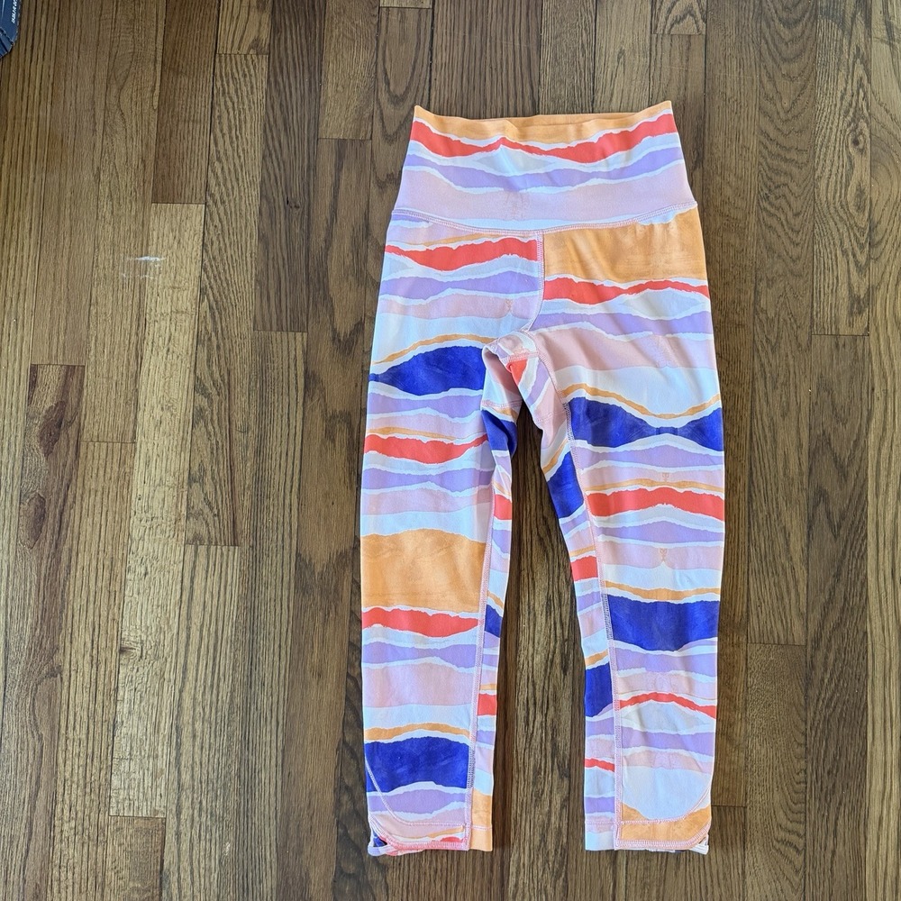 Lululemon True Self Crop Bleacher Stripe White Iris Flower Size 4 - Picture 2 of 12